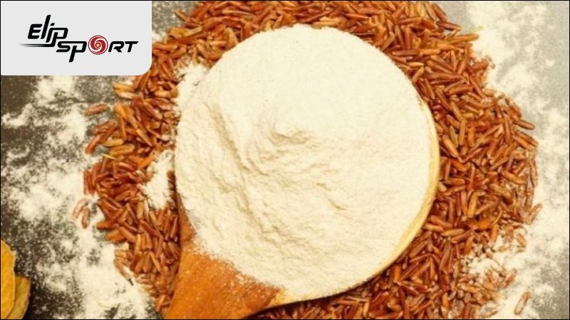 C&aacute;c nghi&ecirc;n cứu cũng cho thấy rằng việc thay thế gạo trắng bằng gạo lứt c&oacute; thể gi&uacute;p giảm mỡ