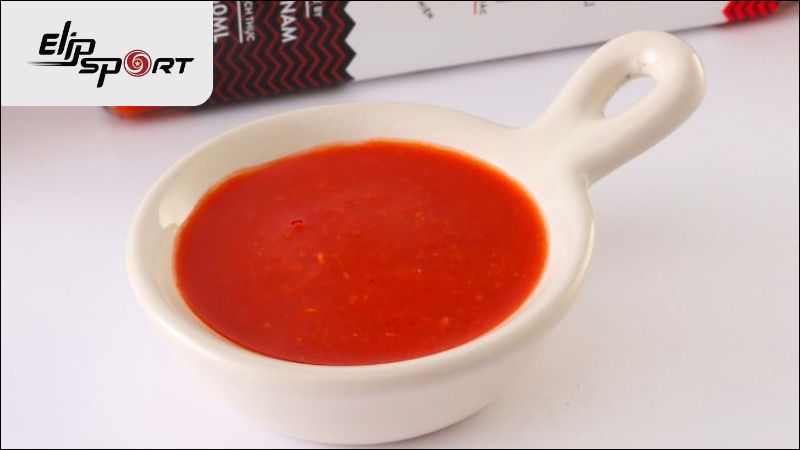 Tương ớt được xem như một loại gia vị an to&agrave;n trong chế độ ăn giảm c&acirc;n