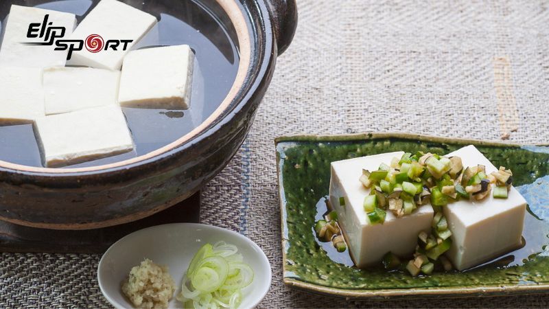 Những người đang gặp vấn đề về tuyến gi&aacute;p kh&ocirc;ng n&ecirc;n ăn đậu hũ