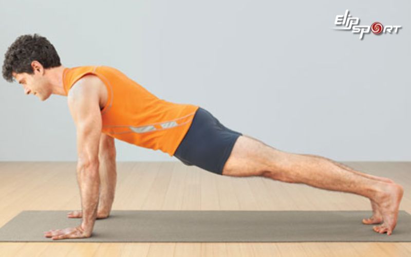 Động t&aacute;c plank giơ cao gối 