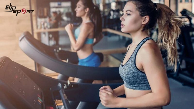 c&aacute;ch h&iacute;t thở khi chạy tr&ecirc;n m&aacute;y chạy bộ