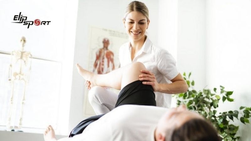 Xoa b&oacute;p, bấm huyệt đ&uacute;ng c&aacute;ch gi&uacute;p người bệnh phục hồi tr&iacute; nhớ&nbsp;