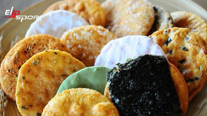 Senbei l&agrave; một loại b&aacute;nh gạo truyền thống đặc trưng của Nhật Bản