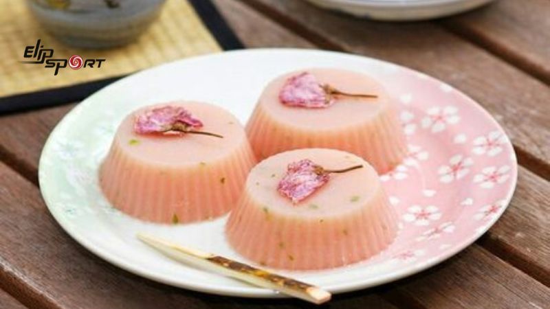 B&aacute;nh Yokan l&agrave; một loại b&aacute;nh phổ biến được ưa chuộng v&agrave;o m&ugrave;a h&egrave; tại Nhật Bản