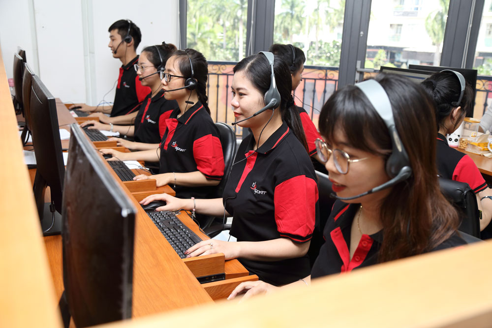 Nh&acirc;n vi&ecirc;n Jun8863 tải ứng dụng