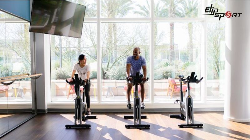  đạp xe trong ph&ograve;ng gym l&agrave; phương ph&aacute;p hữu hiệu trong việc ph&ograve;ng chống nhiều bệnh tật
