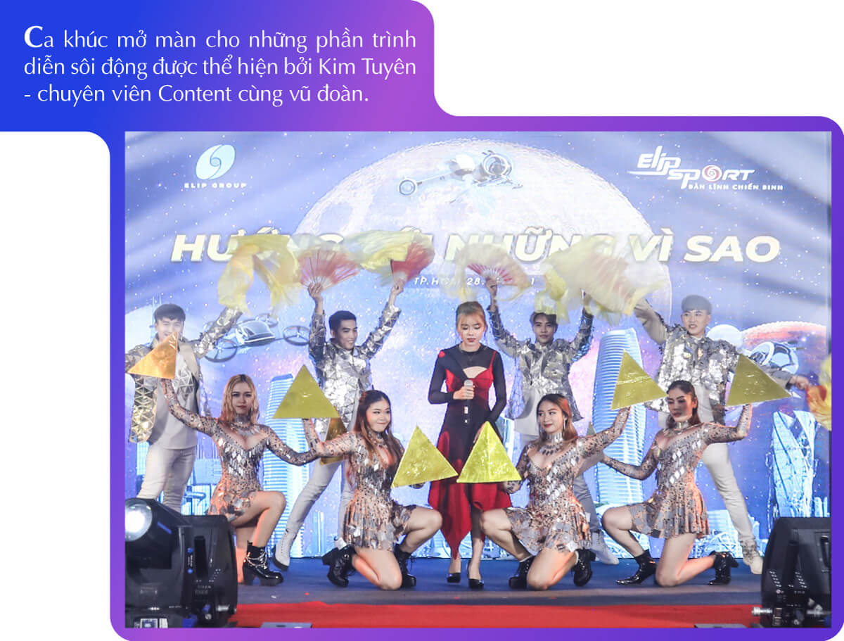 Hướng tới những vì sao