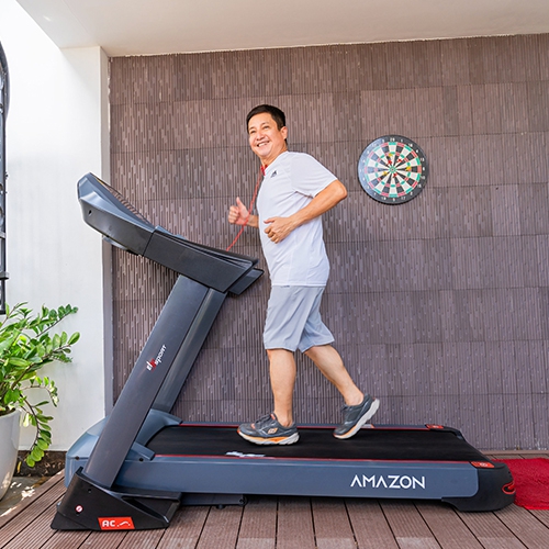 Nghệ Sĩ Chí Trung Tiết Lộ Cứu Tinh Sức Khoẻ Mùa Dịch: Máy Chạy Bộ Elip Amazon