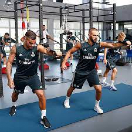 Gợi ý lịch tập gym cho cầu thủ bóng đá tăng cơ, tăng thể lực