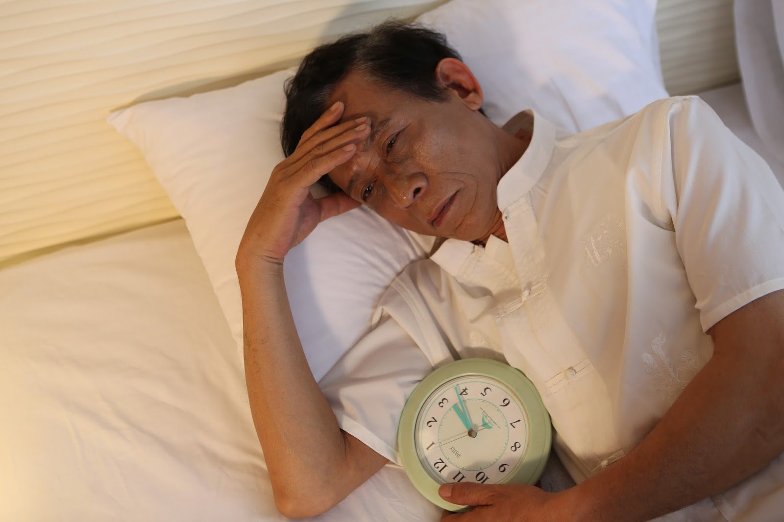 Nguyên nhân và giải pháp điều trị chứng rối loạn giấc ngủ ở người già