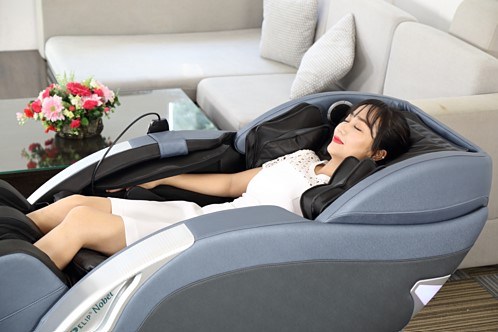 Ốc Thanh V&acirc;n bất ngờ khi được chồng tặng qu&agrave; 8/3 sớm - ảnh 2