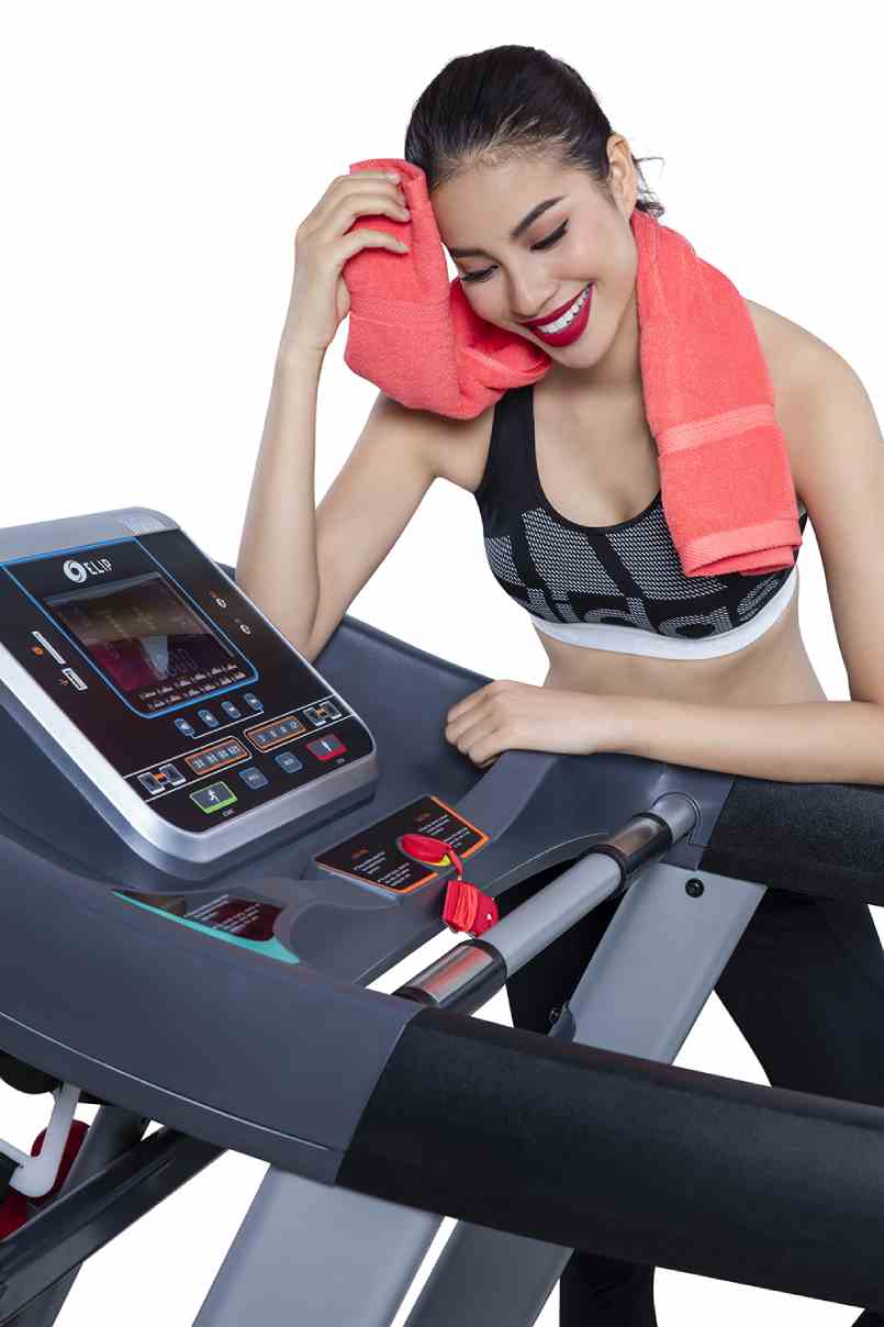 Phạm Hương Thoải M&aacute;i Sau Khi Tập Thể Dục